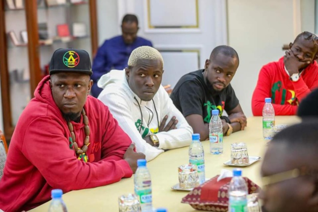 Les rappeurs reçus par le Président Macky Sall- Les dessous d'une audience Les rappeurs reçus par le Président Macky Sall- Les dessous d'une audience