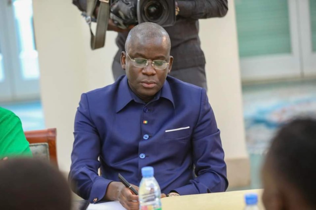 Les rappeurs reçus par le Président Macky Sall- Les dessous d'une audience Les rappeurs reçus par le Président Macky Sall- Les dessous d'une audience