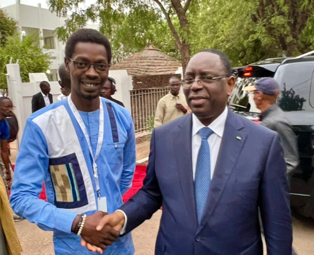 Video+Photos / Tambacounda : Le Président Macky Sall en tête-à-tête, sans protocole, avec la presse Video+Photos / Tambacounda : Le Président Macky Sall en tête-à-tête, sans protocole, avec la presse