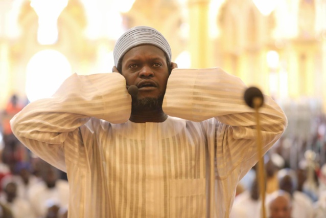 En visite au Sénégal : Azali Assoumani, le Président Comorien et le Chef de l’état Macky Sall ont prié à la Grande Mosquée Massalikoul Djinane