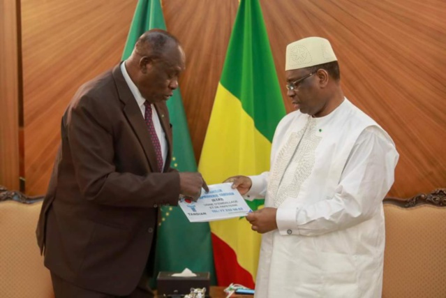 Photos/ Avec son projet de 6 milliard de FCfa:Baba Tandian reçu par Macky Sall Photos/ Avec son projet de 6 milliard de FCfa:Baba Tandian reçu par Macky Sall