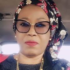Docteur Fatou Ndiaye Deme sécurise Macky au sicap! Docteur Fatou Ndiaye Deme sécurise Macky au sicap!