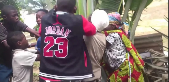 Pour une histoire d’écouteur : E. Ndiaye tabasse sa femme et écope d'une peine de 6 mois Pour une histoire d’écouteur : E. Ndiaye tabasse sa femme et écope d'une peine de 6 mois