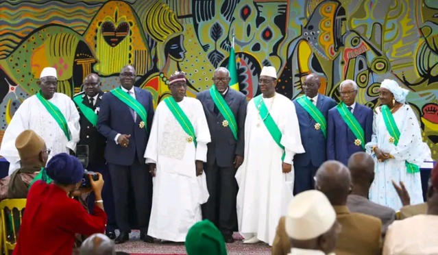 Décoration de plus de 70 dignitaires de la République : Macky Sall salue des modèles de vertu et d’excellence Décoration de plus de 70 dignitaires de la République : Macky Sall salue des modèles de vertu et d’excellence