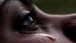 Chambre criminelle d'appel : Aïda Mbacké verse de chaudes larmes et demande pardon pour avoir tué son mari. Chambre criminelle d'appel : Aïda Mbacké verse de chaudes larmes et demande pardon pour avoir tué son mari.