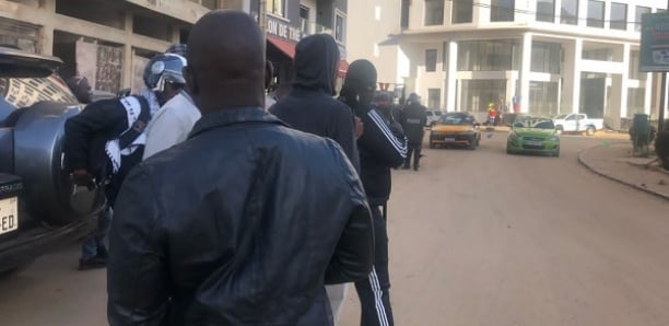Procès Mame Mbaye Niang-Sonko: La presse chassée de la Cité Keur Gorgui Procès Mame Mbaye Niang-Sonko: La presse chassée de la Cité Keur Gorgui