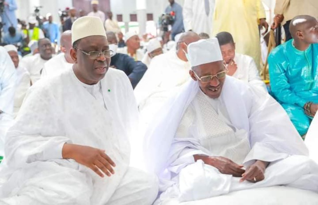 Le Chef de l’Etat Macky SALL a effectué la prière du vendredi à la  Grande Mosquée Thierno Mouhamadou Thierno Seydou BA de Bopp.