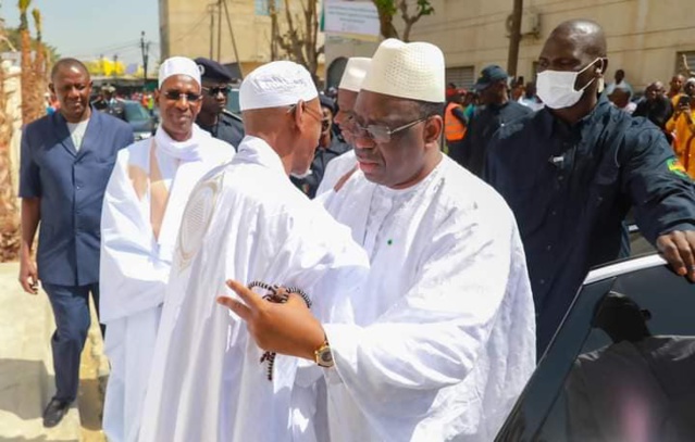 Le Chef de l’Etat Macky SALL a effectué la prière du vendredi à la  Grande Mosquée Thierno Mouhamadou Thierno Seydou BA de Bopp.