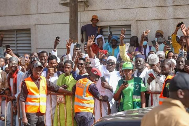 Le Chef de l’Etat Macky SALL a effectué la prière du vendredi à la  Grande Mosquée Thierno Mouhamadou Thierno Seydou BA de Bopp.