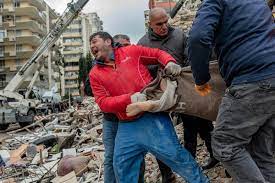 Le bilan des séismes en Turquie et Syrie dépasse 5 000 morts, l'état d'urgence déclaré Le bilan des séismes en Turquie et Syrie dépasse 5 000 morts, l'état d'urgence déclaré
