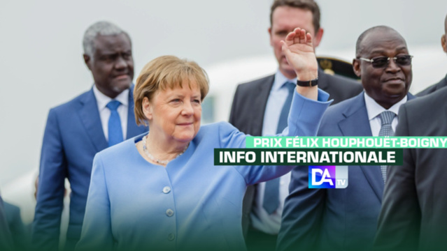 Angela Merkel reçoit le Prix Félix Houphouët-Boigny de l’UNESCO: Le Président Macky Sall lui dit " Danke Schön !" Angela Merkel reçoit le Prix Félix Houphouët-Boigny de l’UNESCO: Le Président Macky Sall lui dit " Danke Schön !"
