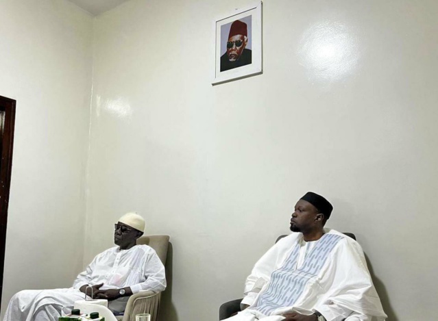 Reçu à Aïnoumady par Serigne Habib Sy, l'opposant Ousmane Sonko fonce vers Mbacké Reçu à Aïnoumady par Serigne Habib Sy, l'opposant Ousmane Sonko fonce vers Mbacké