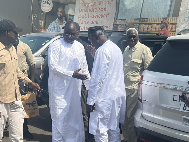 Meeting interdit- La délégation de Yewwi rallie de pied ferme Mbacké ... où un impressionnant dispositif sécuritaire veille au grain Meeting interdit- La délégation de Yewwi rallie de pied ferme Mbacké ... où un impressionnant dispositif sécuritaire veille au grain