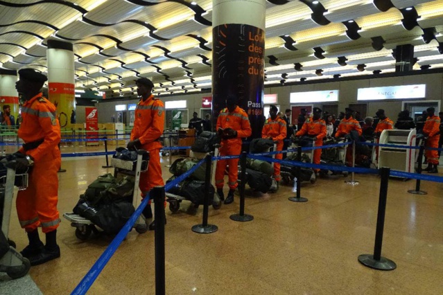 Macky Sall envoie un contingent de secours et 600 millions FCFA pour la Turquie (IMAGES) Macky Sall envoie un contingent de secours et 600 millions FCFA pour la Turquie (IMAGES)