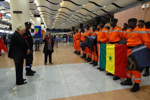 Macky Sall envoie un contingent de secours et 600 millions FCFA pour la Turquie (IMAGES)