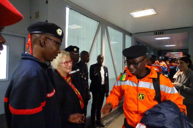 Macky Sall envoie un contingent de secours et 600 millions FCFA pour la Turquie (IMAGES)