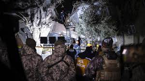 Deux nouveaux puissants séismes ont frappé dans la soirée le sud de la Turquie Deux nouveaux puissants séismes ont frappé dans la soirée le sud de la Turquie