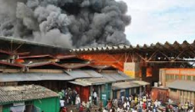 Encore un sinistre chez les commerçants : Un incendie ravage une dizaine de magasins au marché de Tamba