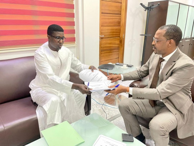 Sans tambour ni trompette, Mame Boye Diao passe le témoin à son jeune successeur Mamadou Guèye (IMAGES) Sans tambour ni trompette, Mame Boye Diao passe le témoin à son jeune successeur Mamadou Guèye (IMAGES)