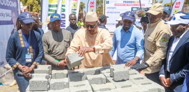 Macky Sall au lancement des travaux de Promovilles à Goudomp: «Voilà ce que nous faisons quand je parle du temps de l’action…» Macky Sall au lancement des travaux de Promovilles à Goudomp: «Voilà ce que nous faisons quand je parle du temps de l’action…»