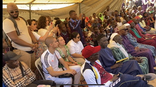 Geste humanitaire des jeunes lycéens français, l’école primaire Seydou Nourou Tall rénovée par l’Ong «Action Jeunes» Geste humanitaire des jeunes lycéens français, l’école primaire Seydou Nourou Tall rénovée par l’Ong «Action Jeunes»