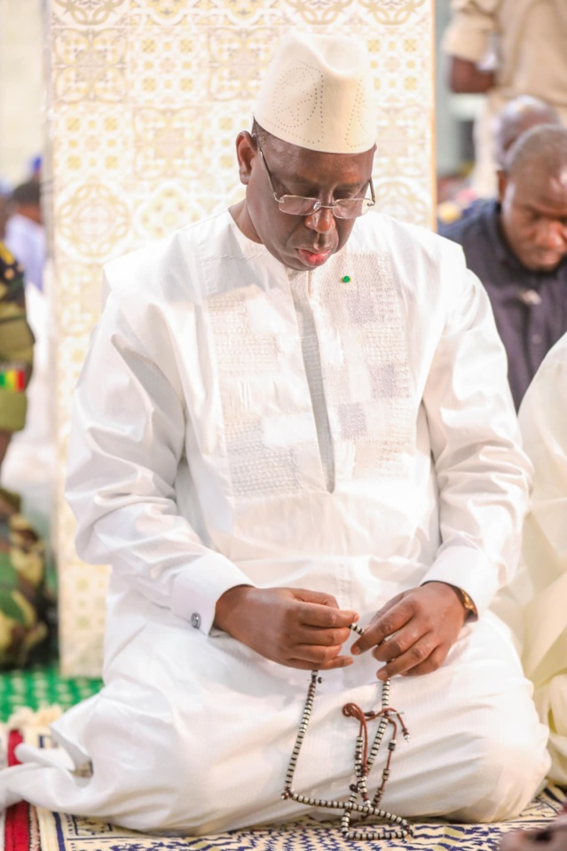 Le Chef de l’État Macky SALL a effectué la prière du vendredi à la Grande mosquée de Sédhiou rénovée