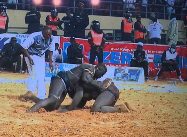 Reug Reug vs Sa Thiès : l'image qui fait polémique Reug Reug vs Sa Thiès : l'image qui fait polémique