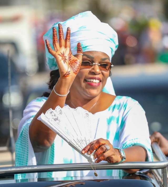 L'émouvant hommage du Président Macky Sall à son épouse, Marième Faye, et à toutes les femmes (VIDÉO) L'émouvant hommage du Président Macky Sall à son épouse, Marième Faye, et à toutes les femmes (VIDÉO)