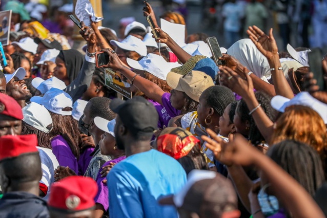 L'émouvant hommage du Président Macky Sall à son épouse, Marième Faye, et à toutes les femmes (VIDÉO) L'émouvant hommage du Président Macky Sall à son épouse, Marième Faye, et à toutes les femmes (VIDÉO)