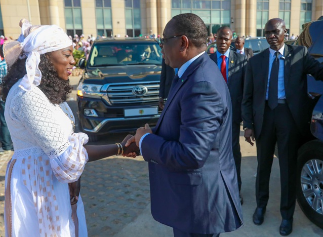 L'émouvant hommage du Président Macky Sall à son épouse, Marième Faye, et à toutes les femmes (VIDÉO) L'émouvant hommage du Président Macky Sall à son épouse, Marième Faye, et à toutes les femmes (VIDÉO)