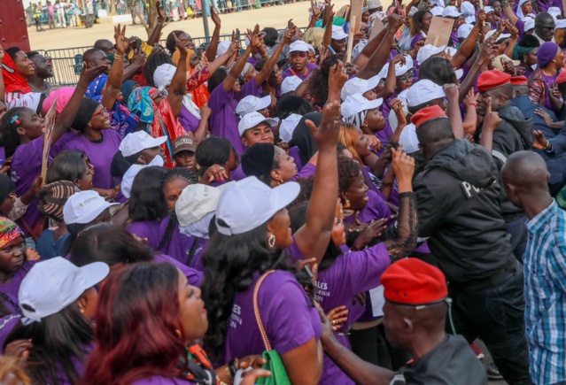 L'émouvant hommage du Président Macky Sall à son épouse, Marième Faye, et à toutes les femmes (VIDÉO) L'émouvant hommage du Président Macky Sall à son épouse, Marième Faye, et à toutes les femmes (VIDÉO)