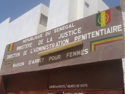 Deux coépouses se retrouvent en prison pour du couscous Deux coépouses se retrouvent en prison pour du couscous