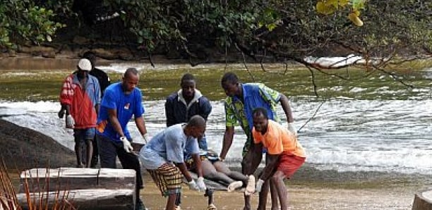Gabon: au moins deux morts et 28 portés disparus dans le naufrage d'un mini ferry Gabon: au moins deux morts et 28 portés disparus dans le naufrage d'un mini ferry