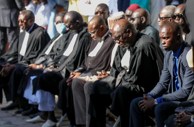 Levée du corps de Me Sèye- Le point sur la présence du chef de l'Etat, Macky Sall (IMAGES) Levée du corps de Me Sèye- Le point sur la présence du chef de l'Etat, Macky Sall (IMAGES)