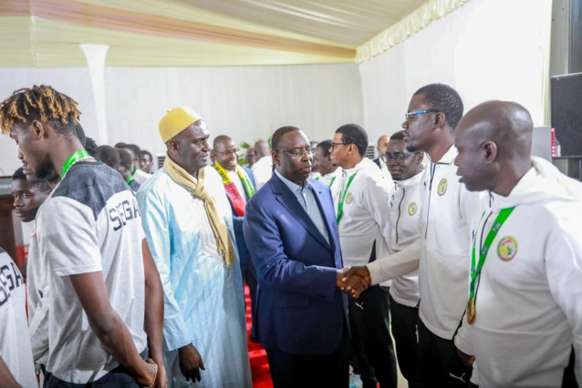 Macky Sall octroie une prime spéciale de 10 millions de francs CFA à chacun des vainqueurs de la CAN U20 Macky Sall octroie une prime spéciale de 10 millions de francs CFA à chacun des vainqueurs de la CAN U20
