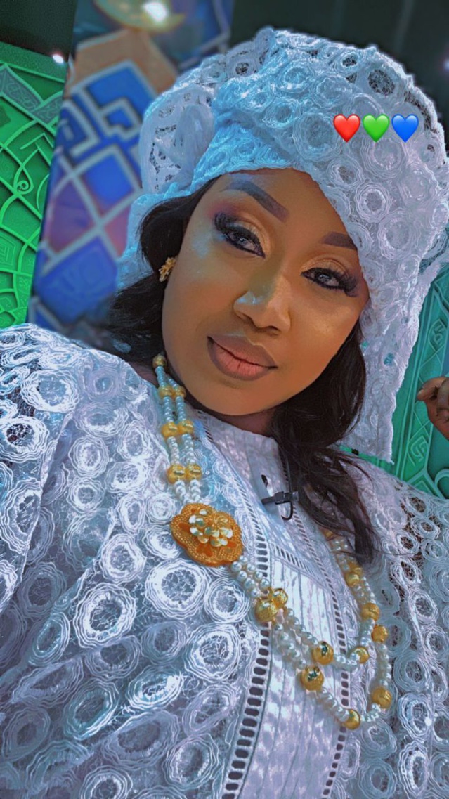 La chroniqueuse Marie Louise Ndiaye toute élégante et immaculée fait fureur sur Q.G La chroniqueuse Marie Louise Ndiaye toute élégante et immaculée fait fureur sur Q.G