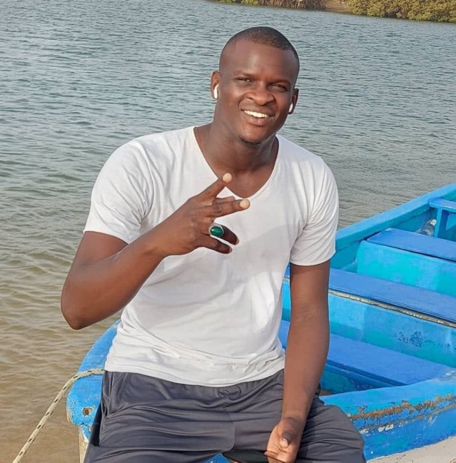 Décès dans des circonstances nébuleuses du policier Oussseynou Sylla- Une plainte annoncée contre son supérieur, le commissaire de... police de Matam et le médecin traitant... Décès dans des circonstances nébuleuses du policier Oussseynou Sylla- Une plainte annoncée contre son supérieur, le commissaire de... police de Matam et le médecin traitant...