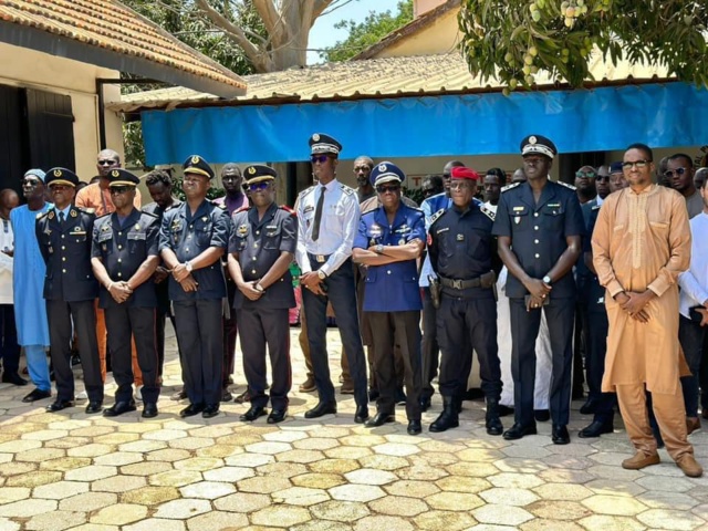 Une délégation du gouvernement a assisté à la levée du corps du père du ministre de l'Intérieur Antoine Félix Abdoulaye Diome, décédé à l’hôpital principal, ce mercredi 12 avril. Une délégation du gouvernement a assisté à la levée du corps du père du ministre de l'Intérieur Antoine Félix Abdoulaye Diome, décédé à l’hôpital principal, ce mercredi 12 avril.