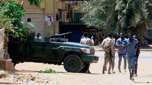 Soudan: à Khartoum, les trêves, peu respectées, font fuir les habitants de la capitale Soudan: à Khartoum, les trêves, peu respectées, font fuir les habitants de la capitale