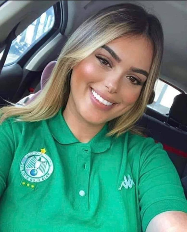 Maroc: après la mort d'une supportrice à Casablanca, la colère monte pour réclamer une enquête approfondie Maroc: après la mort d'une supportrice à Casablanca, la colère monte pour réclamer une enquête approfondie