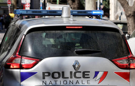 Paris : Un jeune homme de 24 ans poignardé à mort dans un immeuble du XIXe Paris : Un jeune homme de 24 ans poignardé à mort dans un immeuble du XIXe