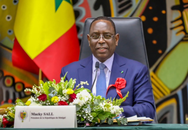 Cahiers de doléances : Macky Sall insiste sur les efforts de revalorisation salariale de 320 millards FCFA en un an Cahiers de doléances : Macky Sall insiste sur les efforts de revalorisation salariale de 320 millards FCFA en un an