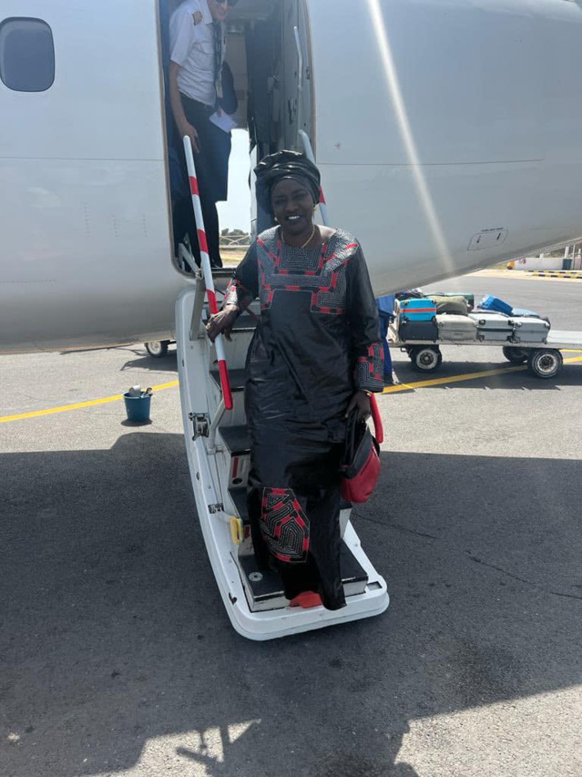 Arrêt sur image - Aminata Touré "Mimi" débarque à Ziguinchor Arrêt sur image - Aminata Touré "Mimi" débarque à Ziguinchor