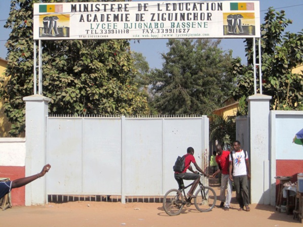 ZIGUINCHOR : LES COURS SUSPENDUS JUSQU’AU JEUDI 25 MAI ZIGUINCHOR : LES COURS SUSPENDUS JUSQU’AU JEUDI 25 MAI