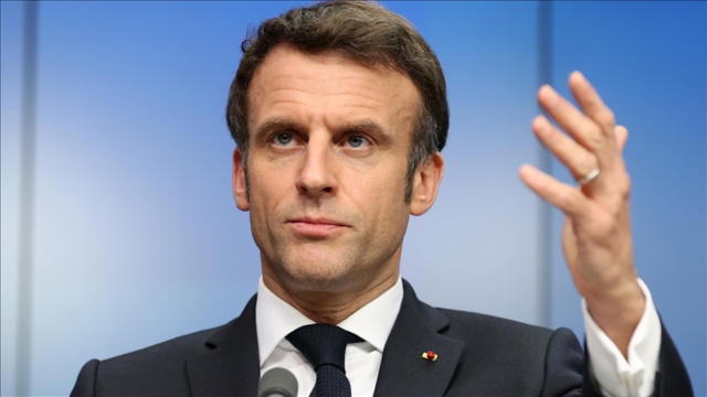 Pour Emmanuel Macron, Vladimir Poutine a "réveillé" l'Otan