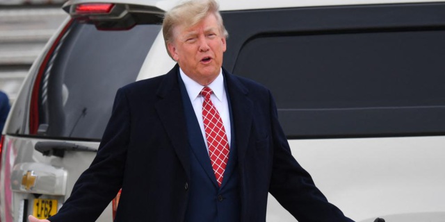 Les proches de Donald Trump dénoncent des poursuites politiques