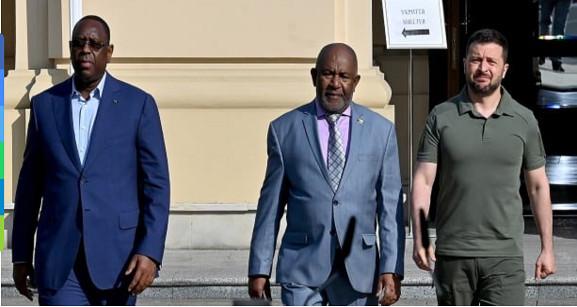 En visite à Kiev : le Président Macky Sall espère «trouver une issue» à la guerre russo-ukrainienne En visite à Kiev : le Président Macky Sall espère «trouver une issue» à la guerre russo-ukrainienne