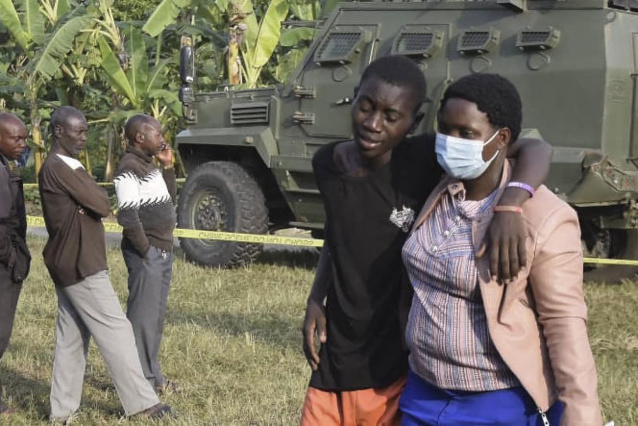 Ouganda: 37 morts (nouveau bilan) dans une attaque contre une école, selon la police Ouganda: 37 morts (nouveau bilan) dans une attaque contre une école, selon la police