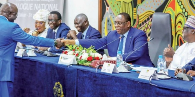 Question du 3e mandat au « Dialogue national »: les non-alignés appellent au respect de la Constitution Question du 3e mandat au « Dialogue national »: les non-alignés appellent au respect de la Constitution