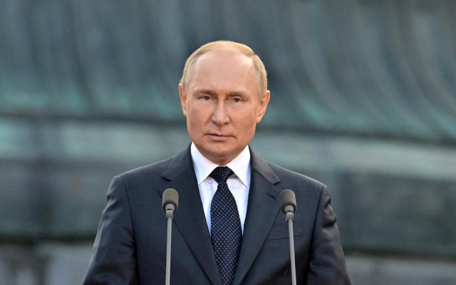 Vladimir Poutine : "le chantage" et "la déstabilisation" sont "voués à l'échec"